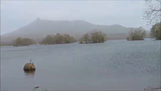 大沼国定公園の湖と駒ヶ岳方向の景色