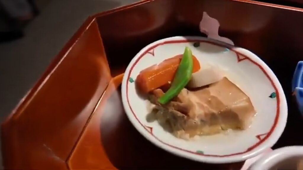 積善館本館で食べた夕食の煮物