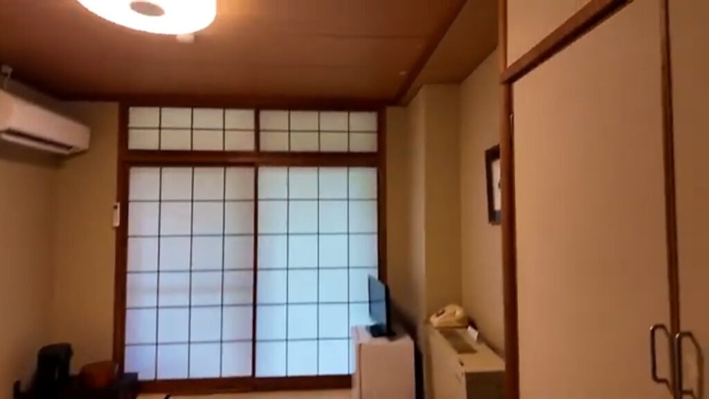 積善館本館で宿泊した和室