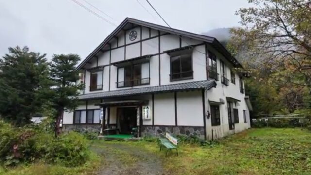 湯西川温泉の民宿やま久の外観