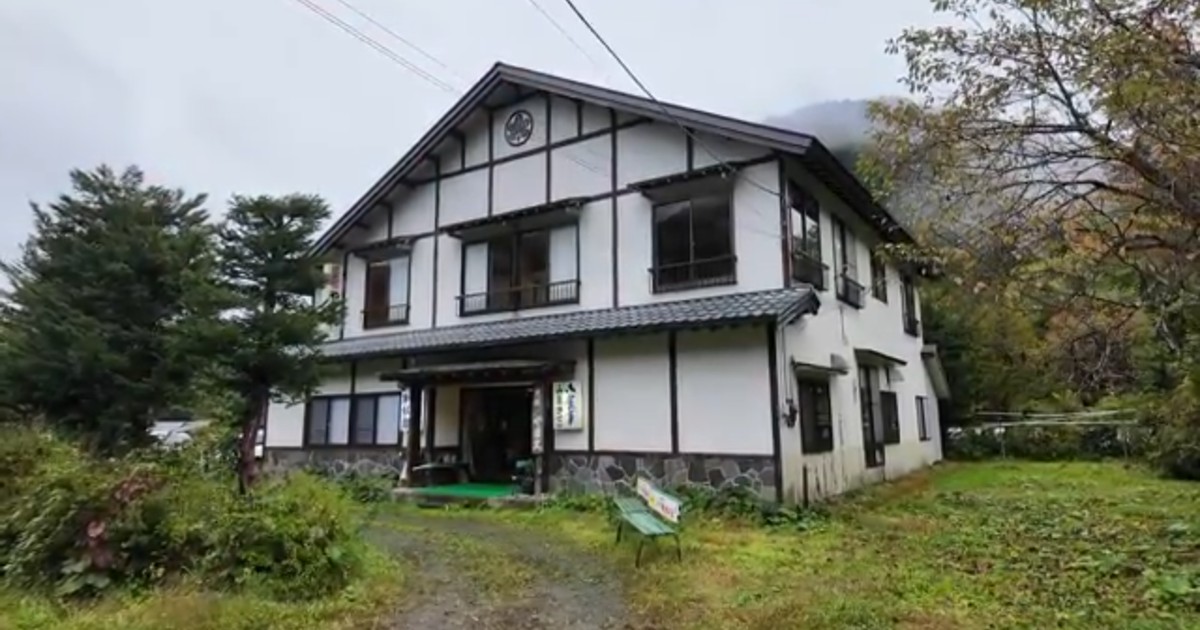 湯西川温泉の民宿やま久の外観